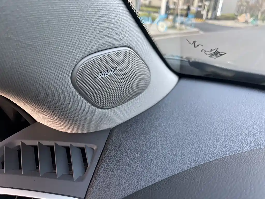 Cadillac SRX 2014 — фото 13
