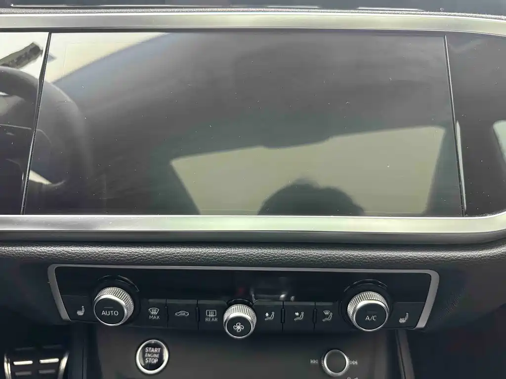 Audi Q3 2023 — фото 16