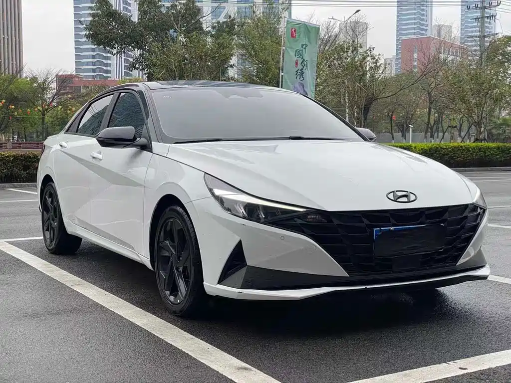 Hyundai Elantra 2022