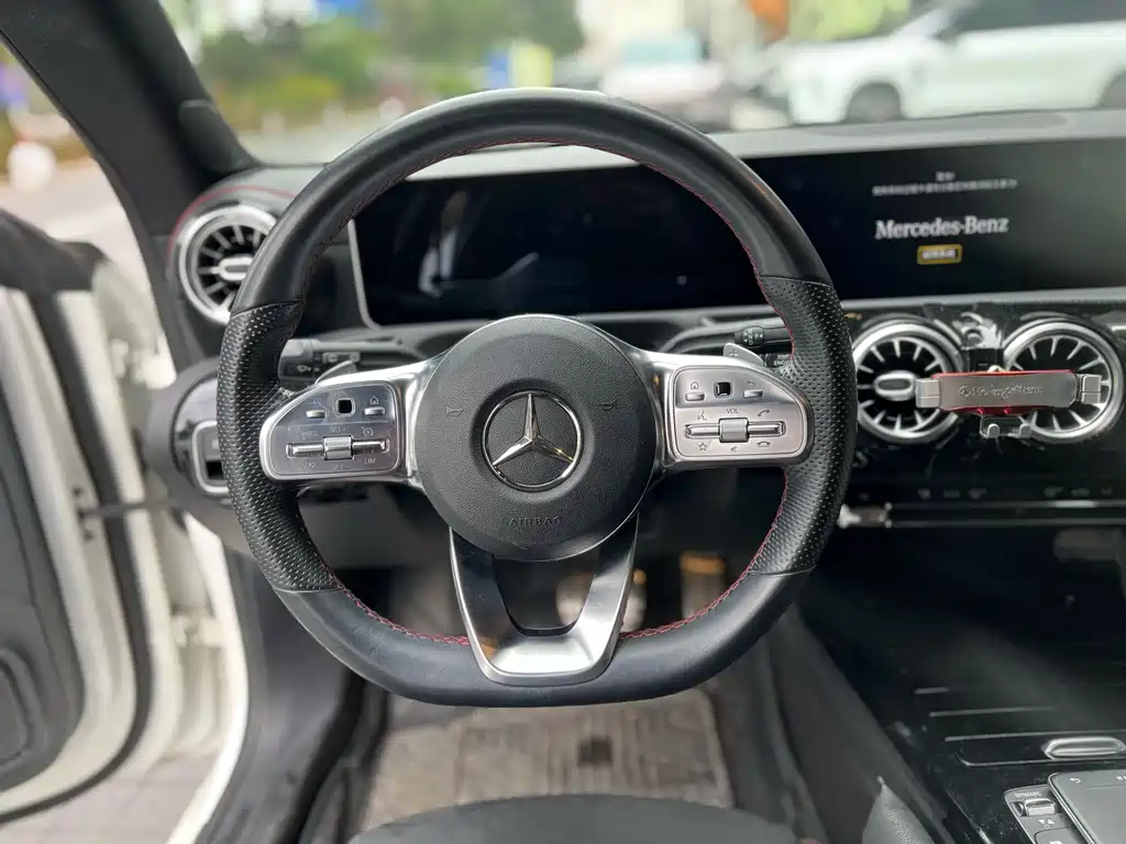 Mercedes-Benz CLA 2020 — фото 16