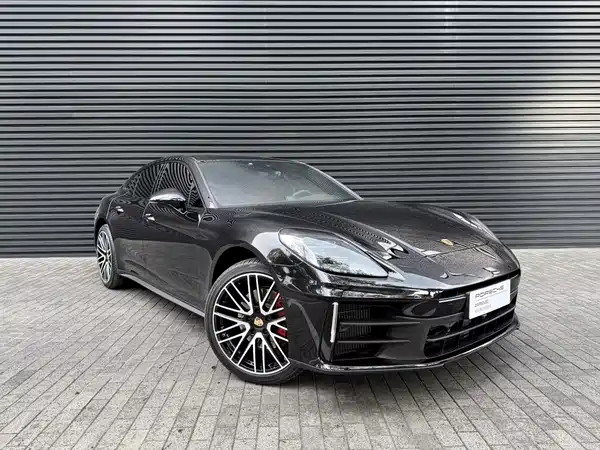 Porsche Panamera 2025