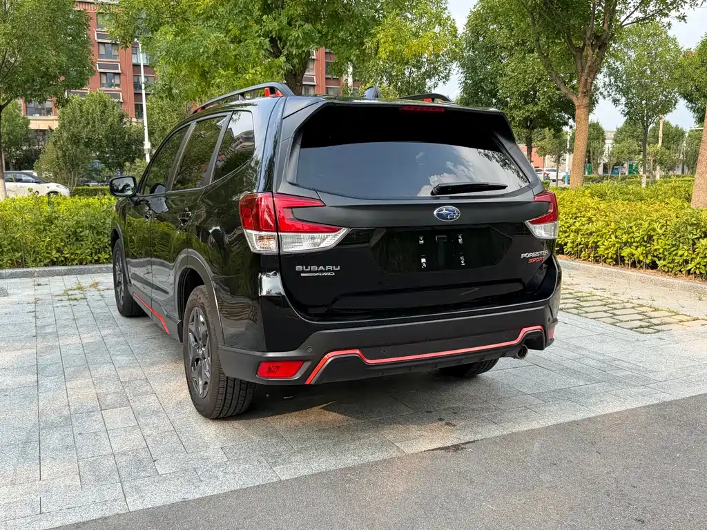 Subaru Forester 2022 — фото 27