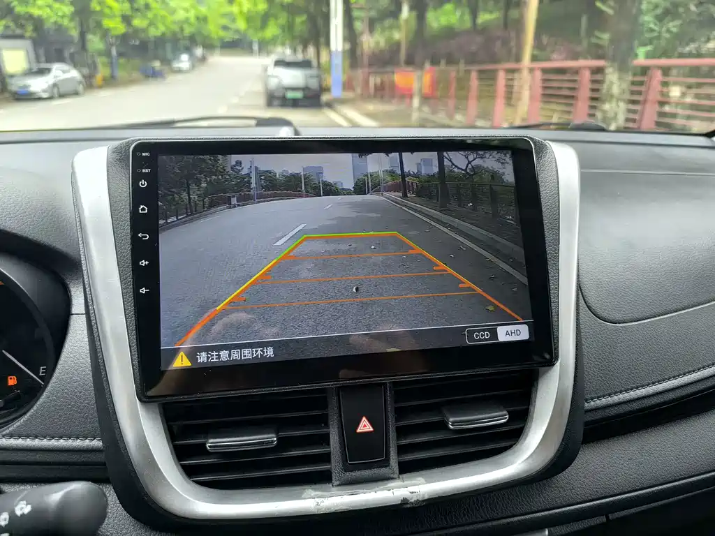 Toyota Yaris L 2023 — фото 22