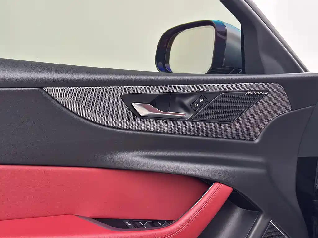 Jaguar XEL 2020 — фото 12