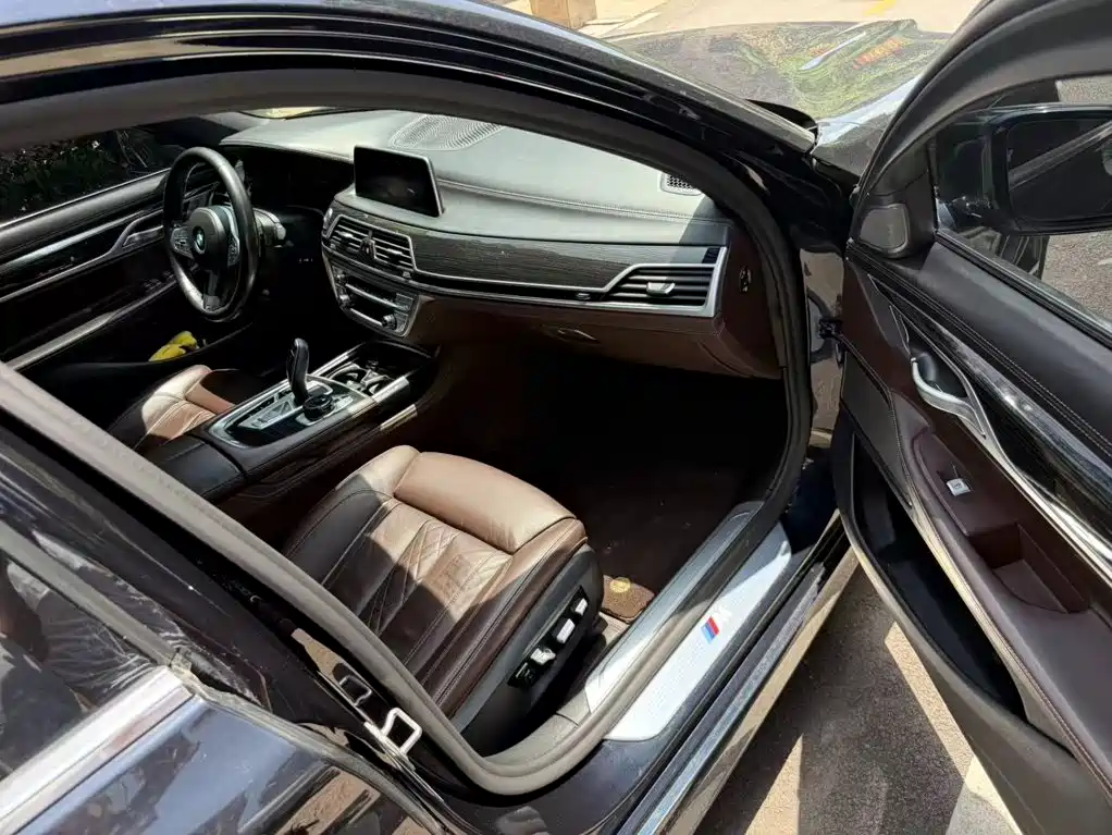 BMW 7 Series 2020 — фото 11