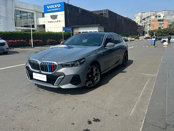 BMW 5 Series 2025