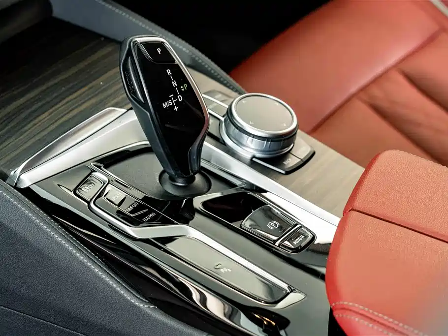 BMW 5 Series 2021 — фото 11