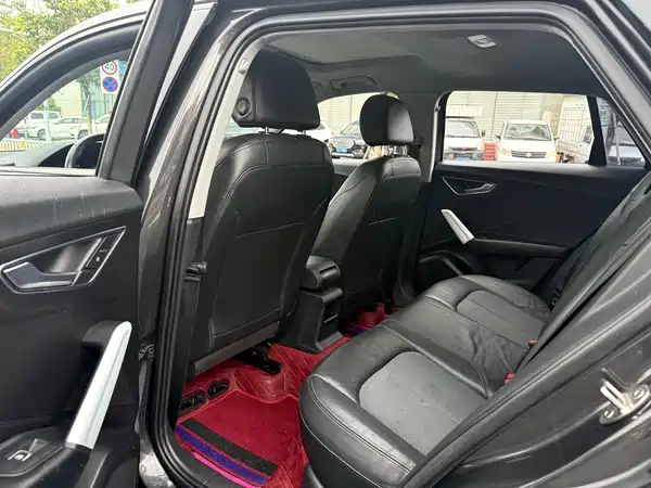 Audi Q2L 2019