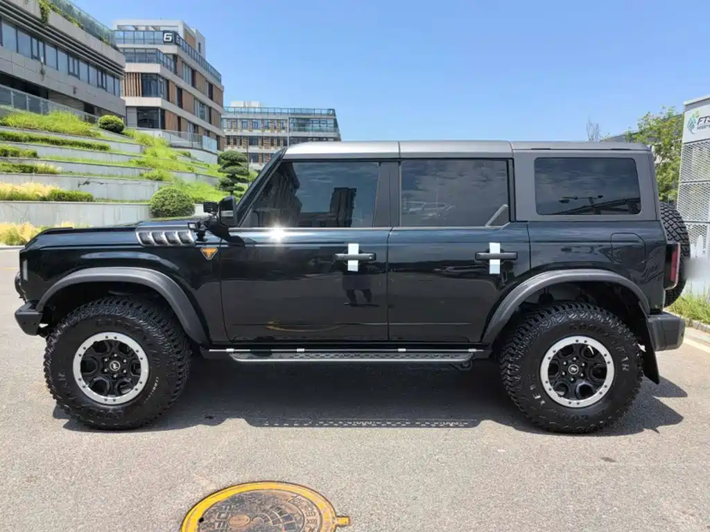 Ford Bronco 2024