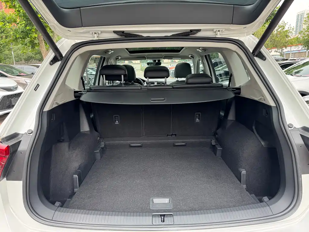 Volkswagen Tiguan L 2019 — фото 13