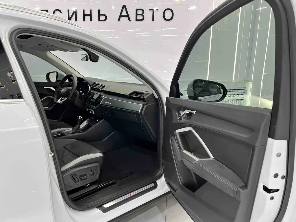 Audi Q3 2022 — фото 19