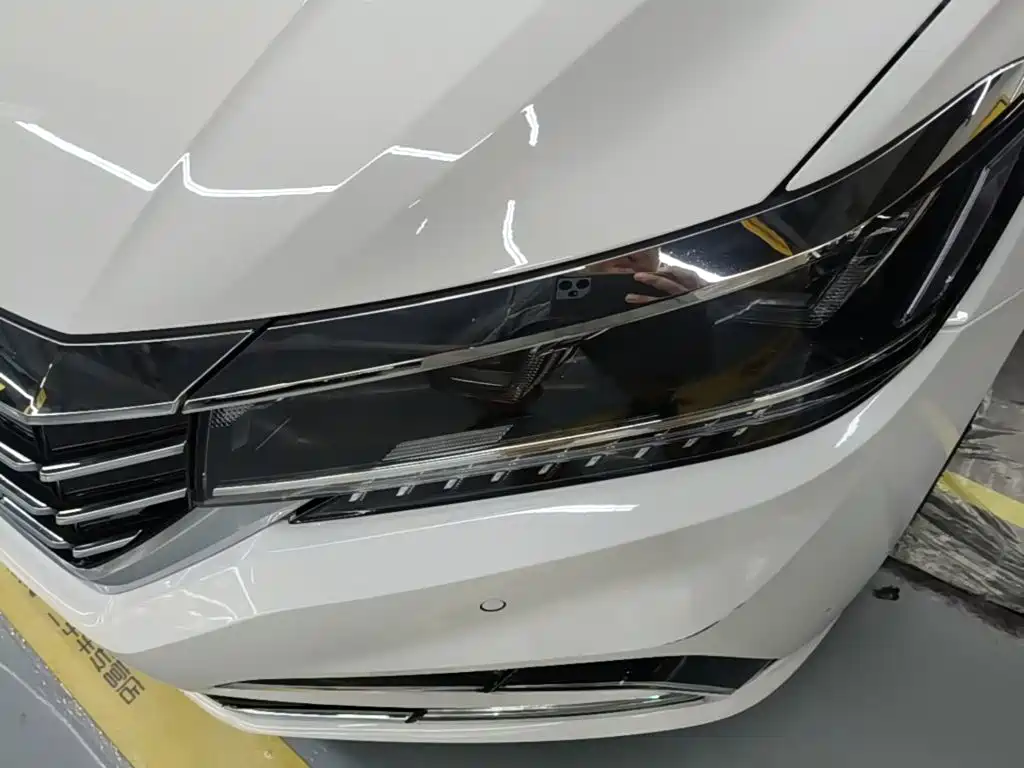 Volkswagen Passat Plug-In Hybrid 2019 — фото 24