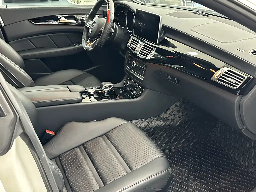 Mercedes-Benz CLS AMG 2017 — фото 12