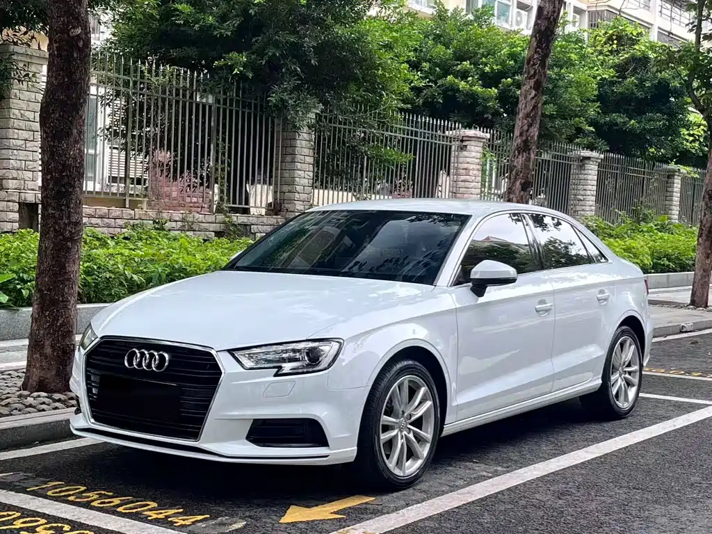 Audi A3 2018 — фото 1