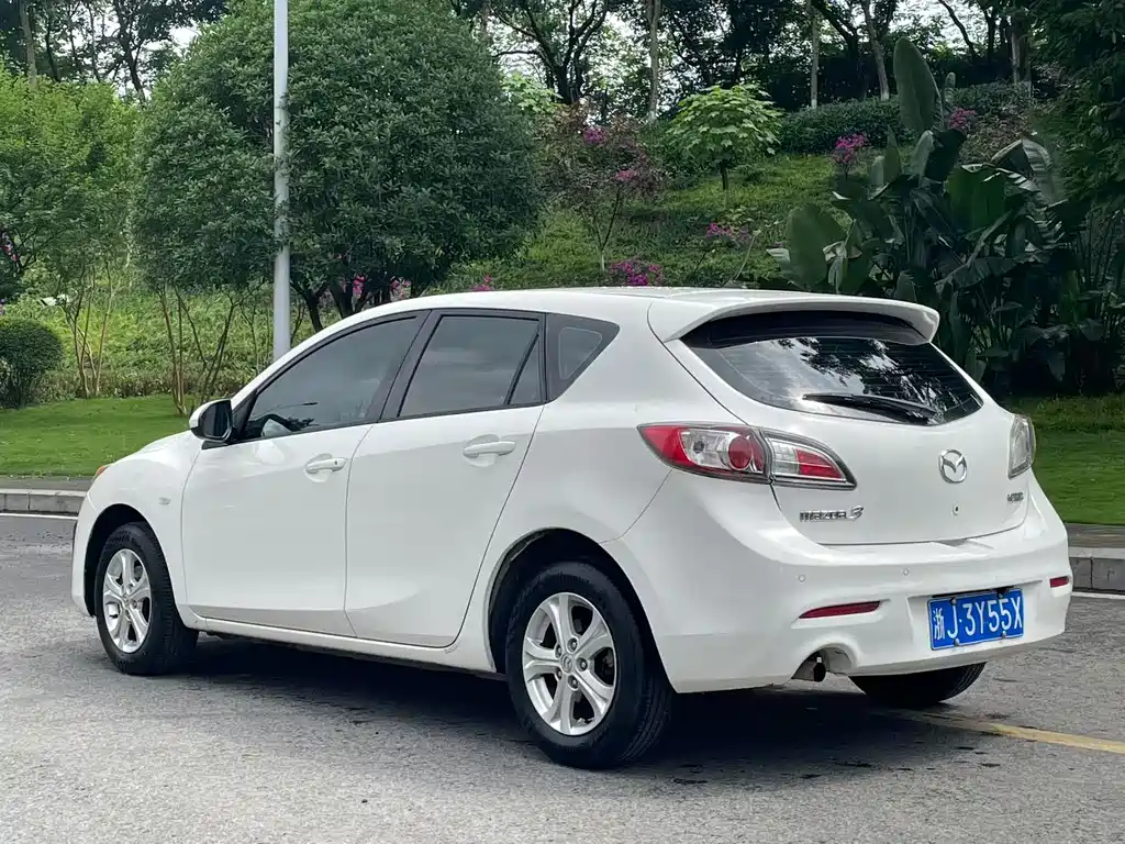 Mazda 3 Xingcheng 2016 — фото 9