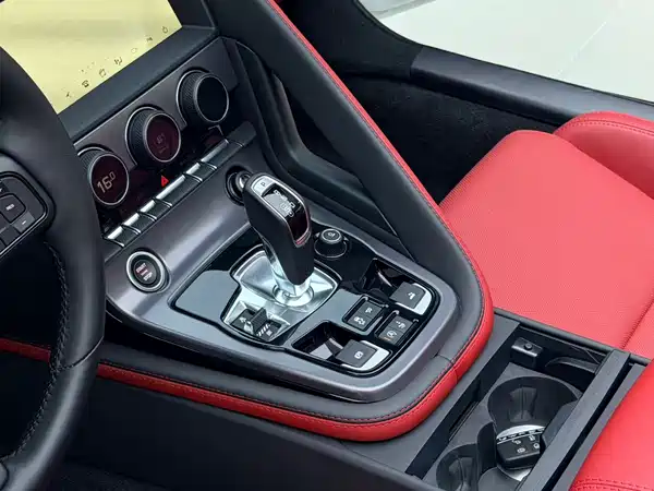 Jaguar F-TYPE 2024