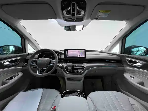 Roewe iMAX8 2023