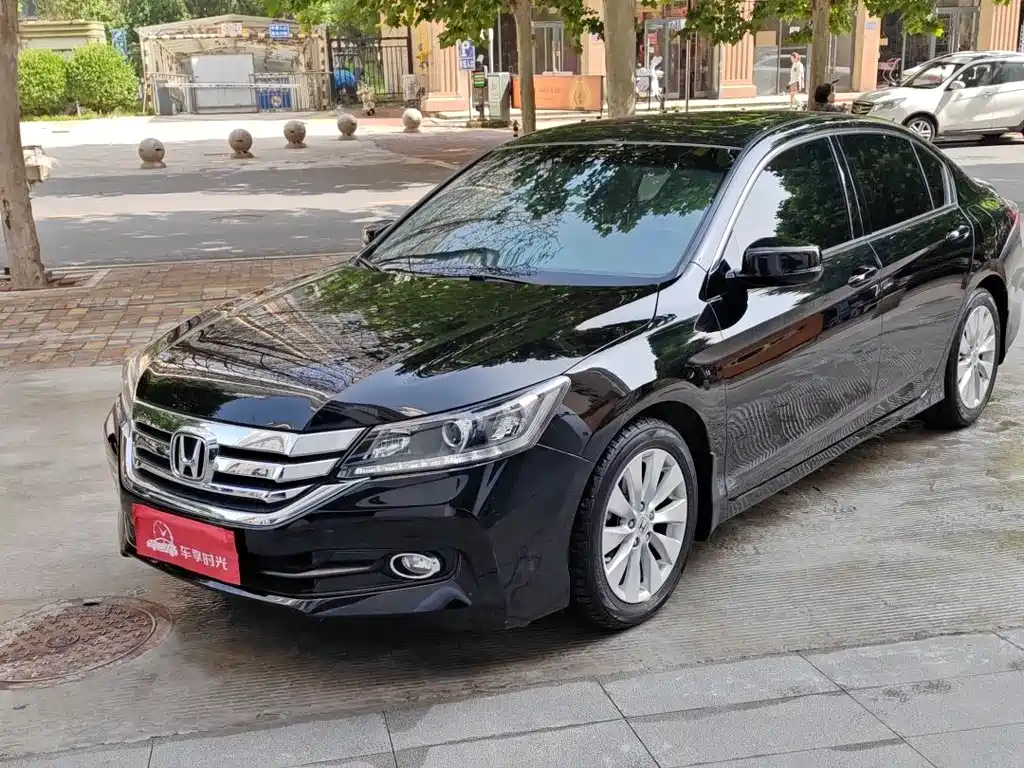 Honda Accord 2015 — фото 1