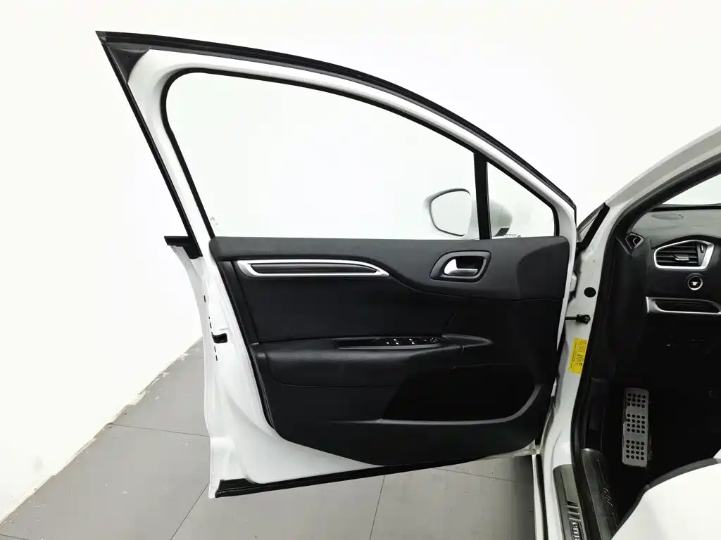 Citroën C4L 2015 — фото 8