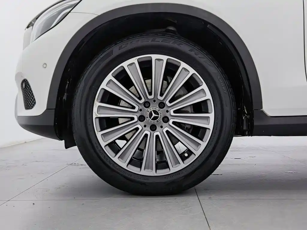 Mercedes-Benz GLC 2017 — фото 17