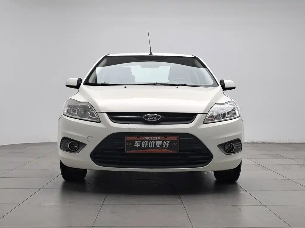 Ford Focus 2014 — фото 3