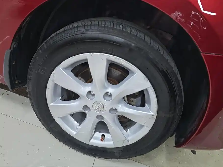 Nissan Tiida 2014