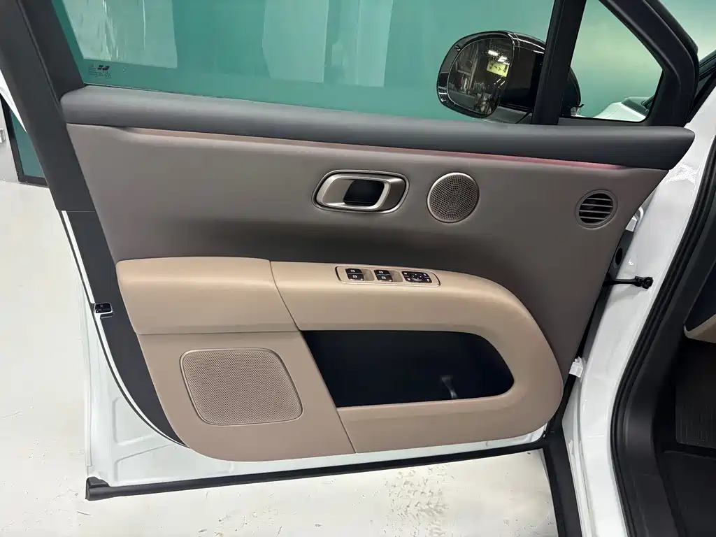 Li Auto i6 2025 — фото 10