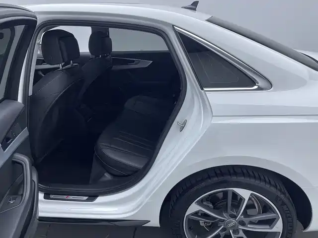 Audi A4L 2021