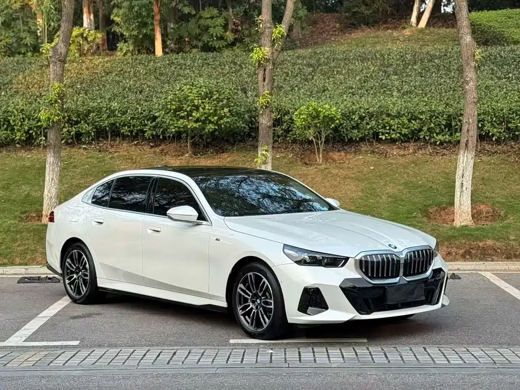 BMW 5 Series 2024