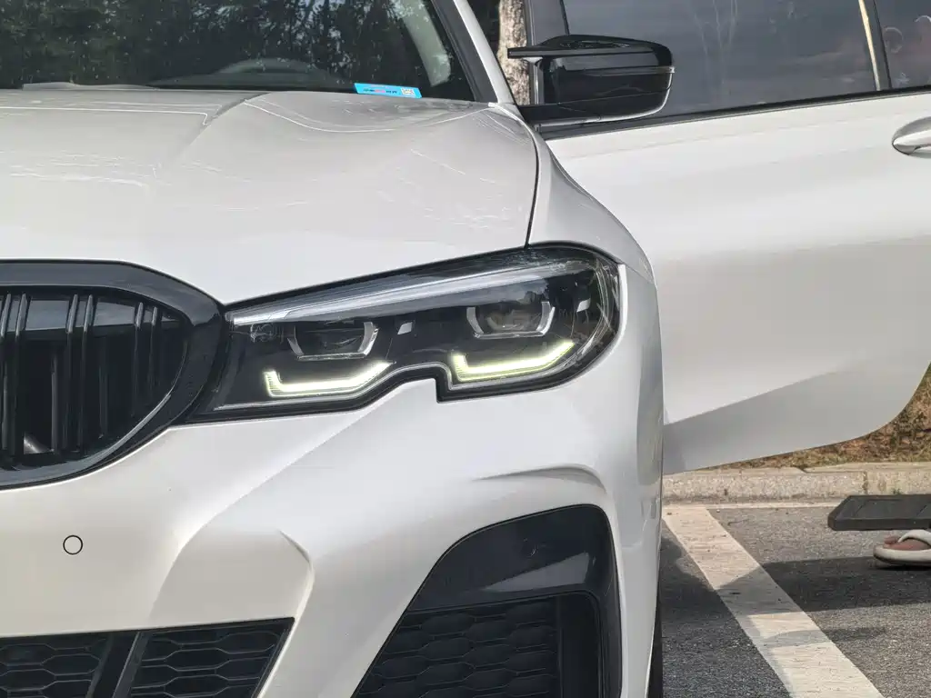 BMW 3 Series 2021