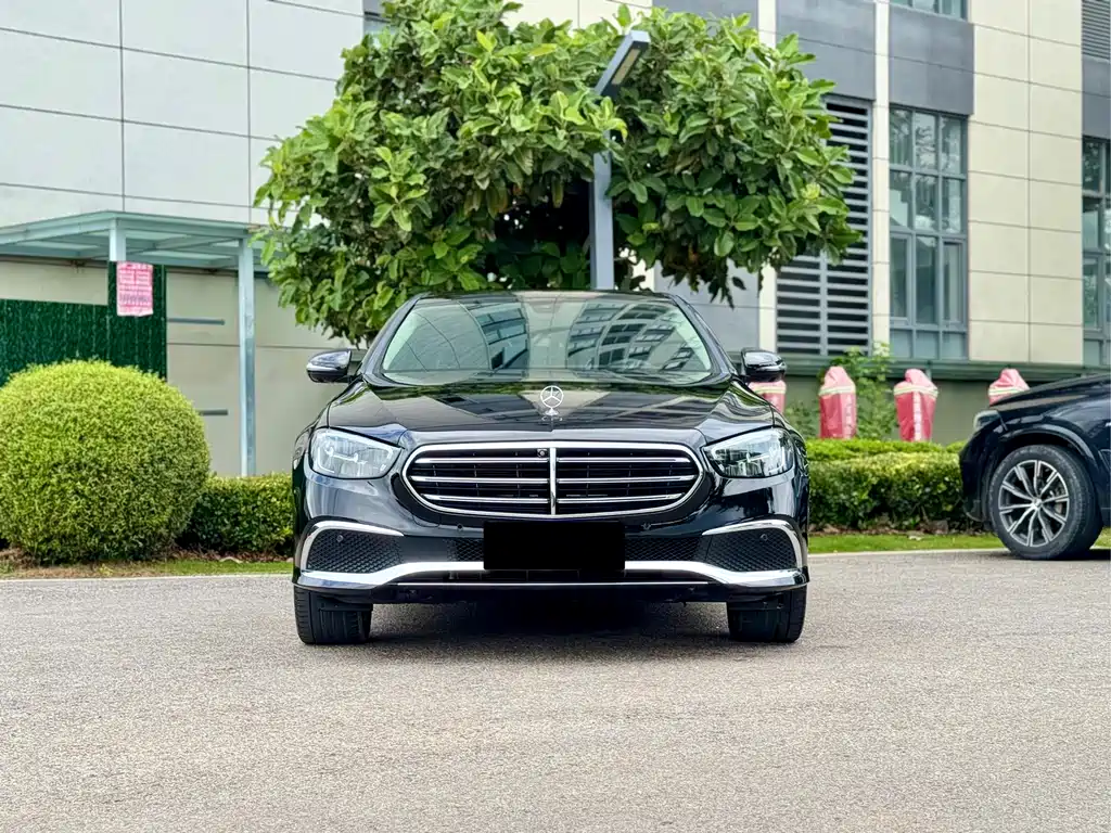 Mercedes-Benz E-Class 2022