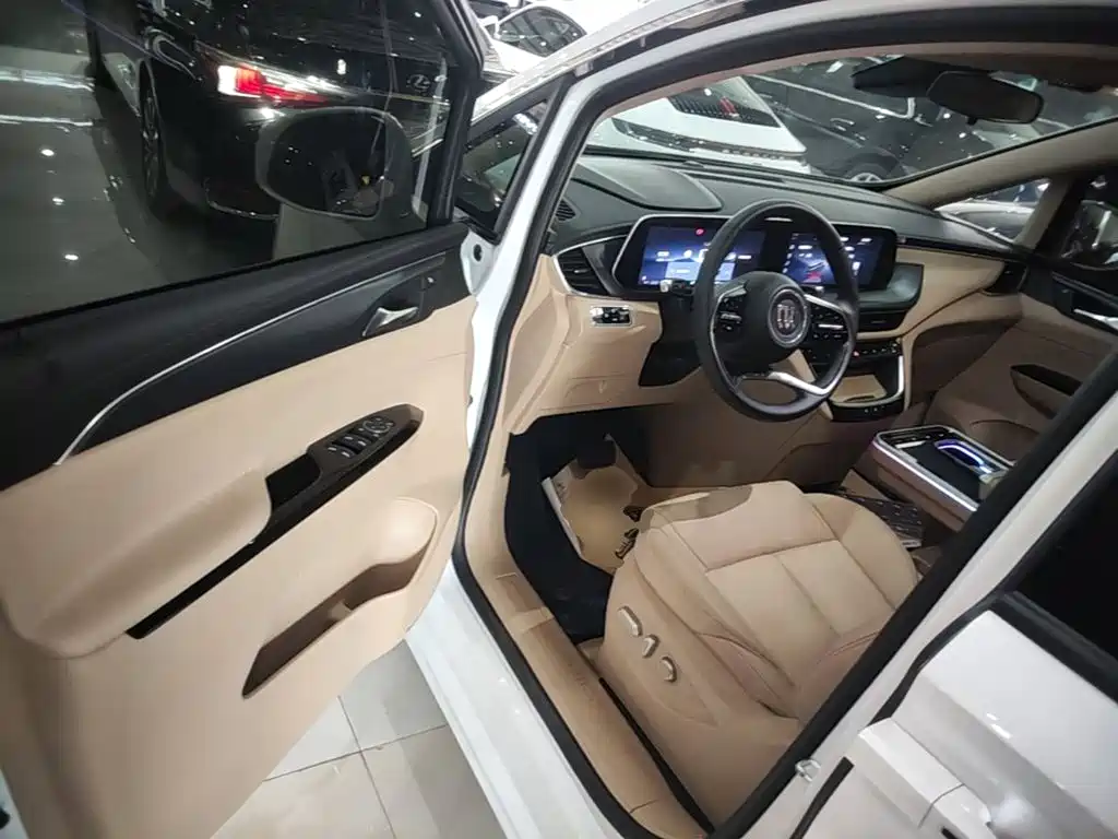 Buick GL8 New Energy 2025 — фото 16