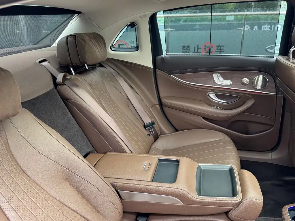 Mercedes-Benz E-Class 2022 — фото 33