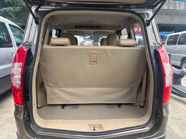 Wuling Hongguang 2015