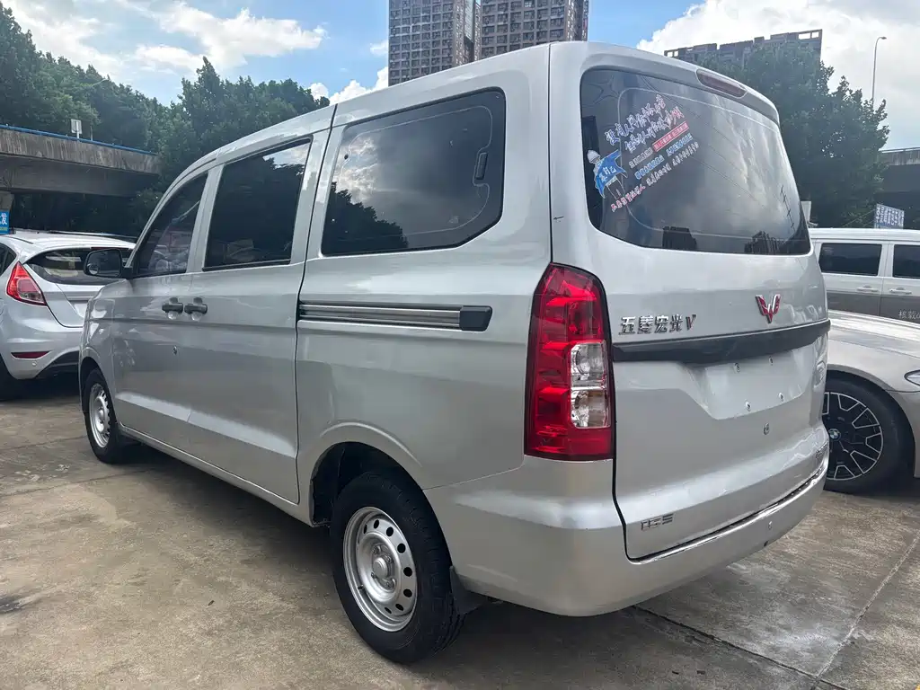 Wuling Hongguang V 2020 — фото 6