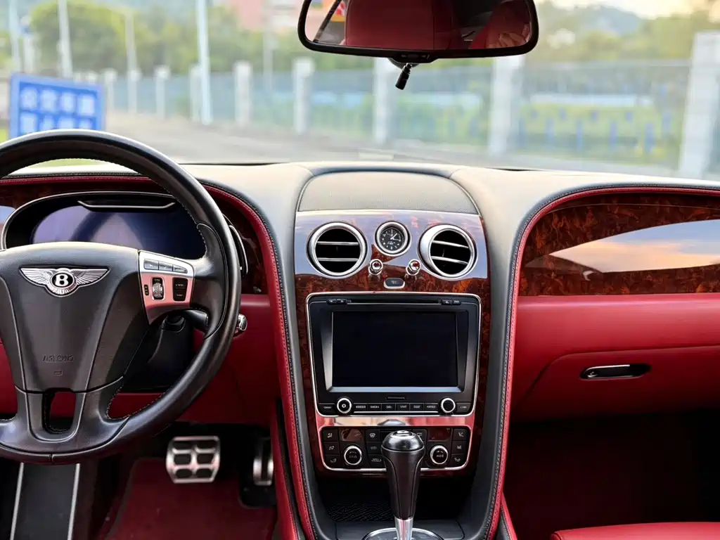 Bentley Continental 2014 — фото 8