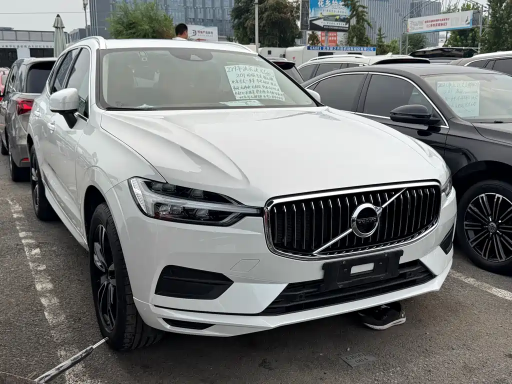 Volvo XC60 2019 — фото 3