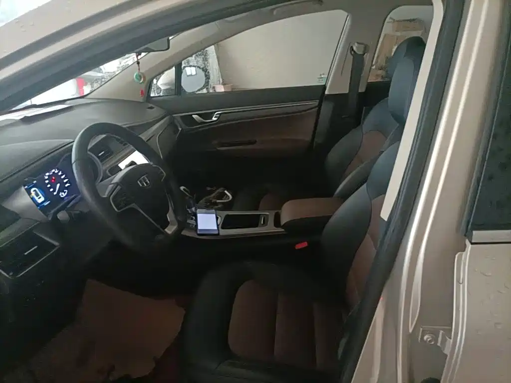 Geely Emgrand GS 2018 — фото 15