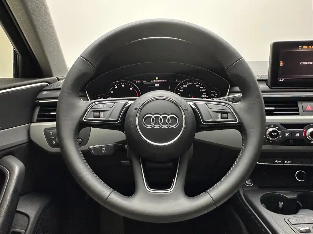 Audi A4L 2019 — фото 19