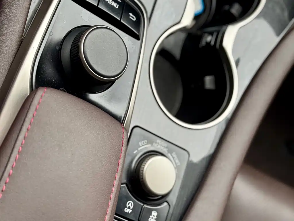 Lexus RX 2016 — фото 12