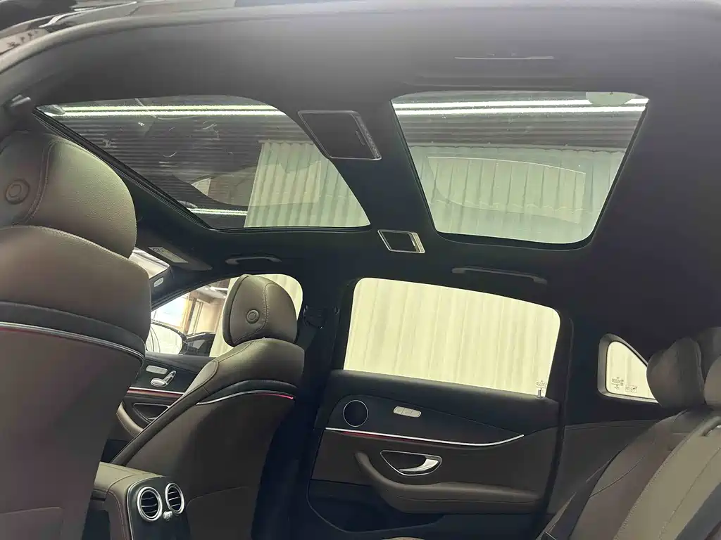 Mercedes-Benz E-Class 2022 — фото 13