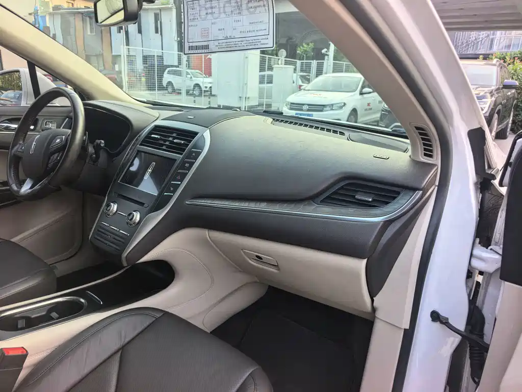 Lincoln MKC 2017 — фото 12