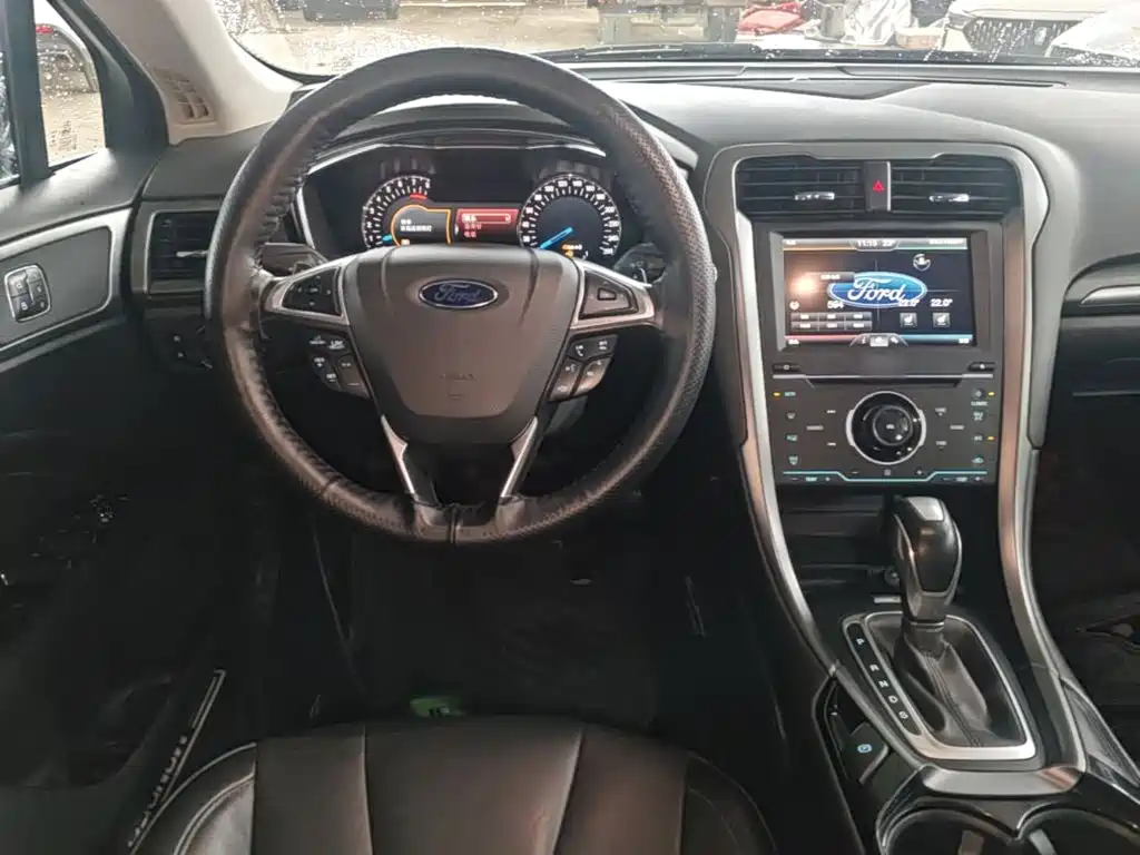 Ford Mondeo 2015 — фото 11