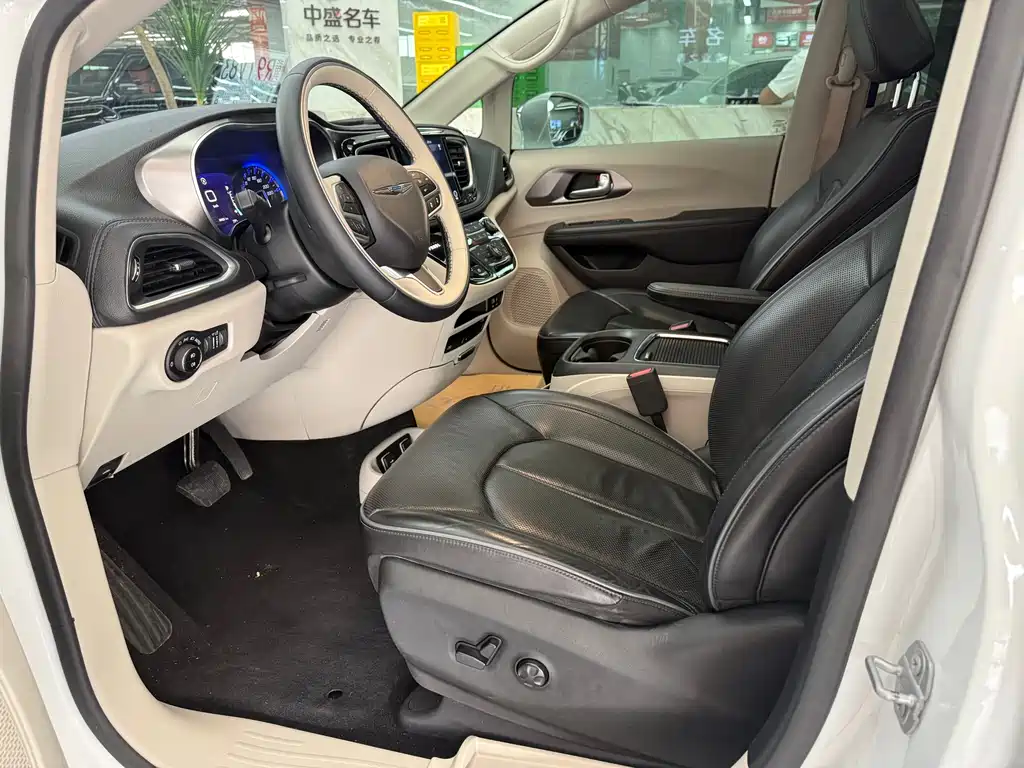 Chrysler Grand Voyager 2019 — фото 21