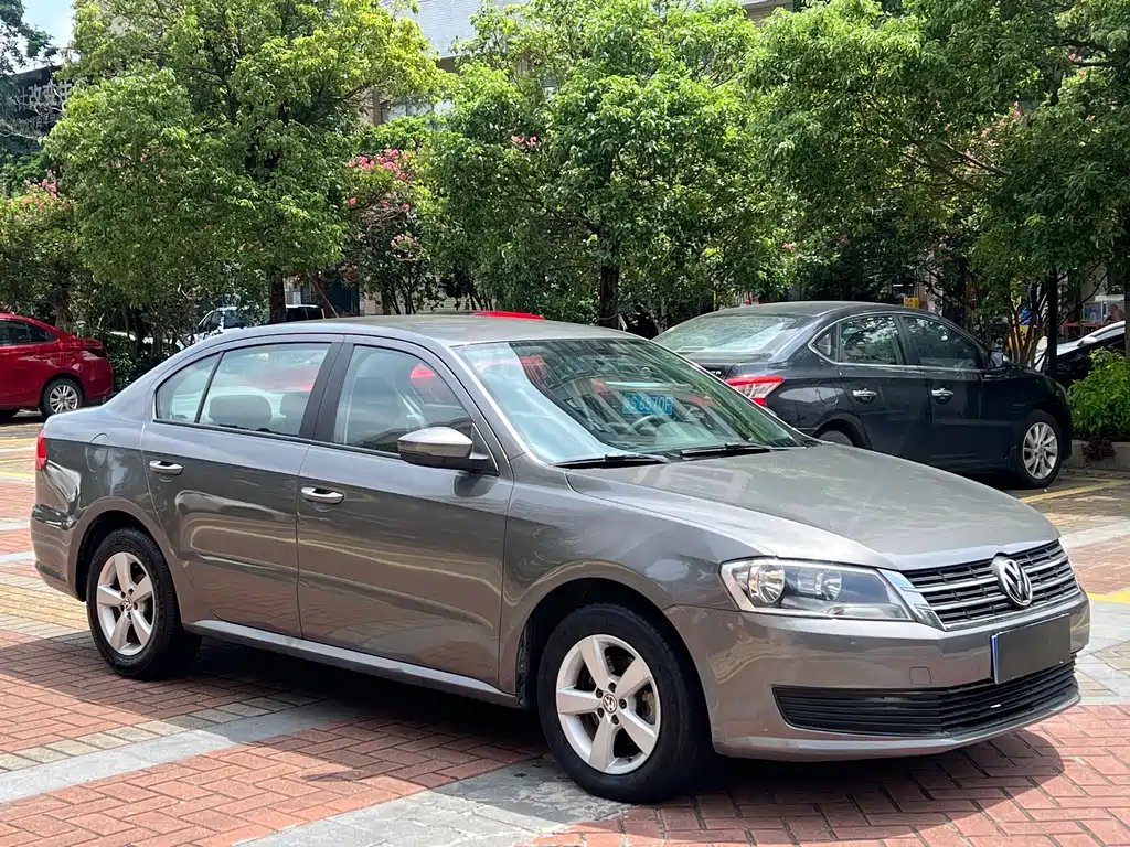 Volkswagen Lavida 2013