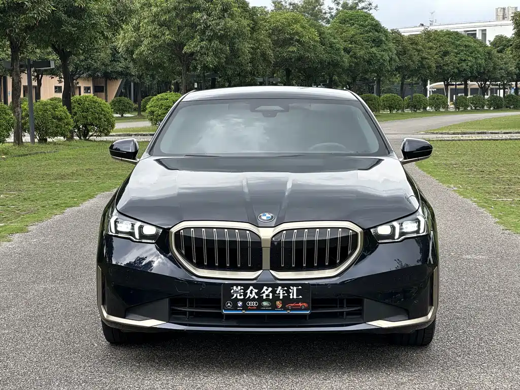 BMW 5 Series 2025