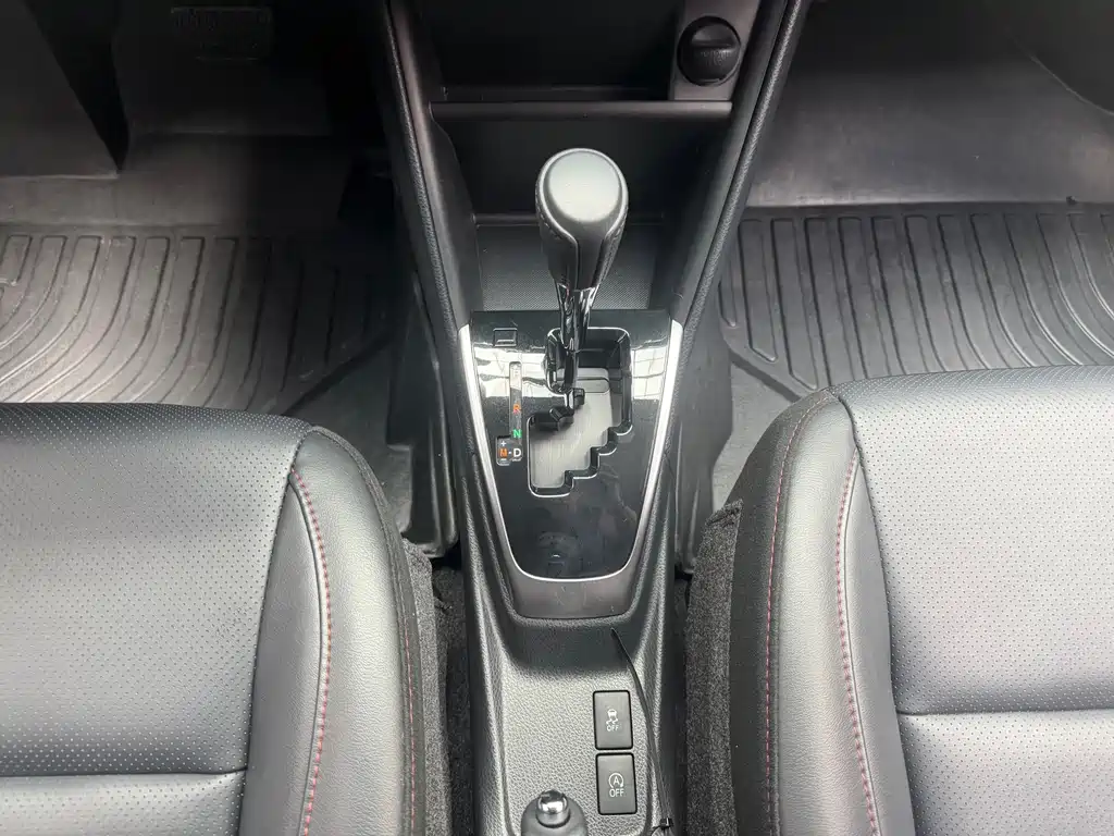Toyota Yaris L 2022 — фото 16