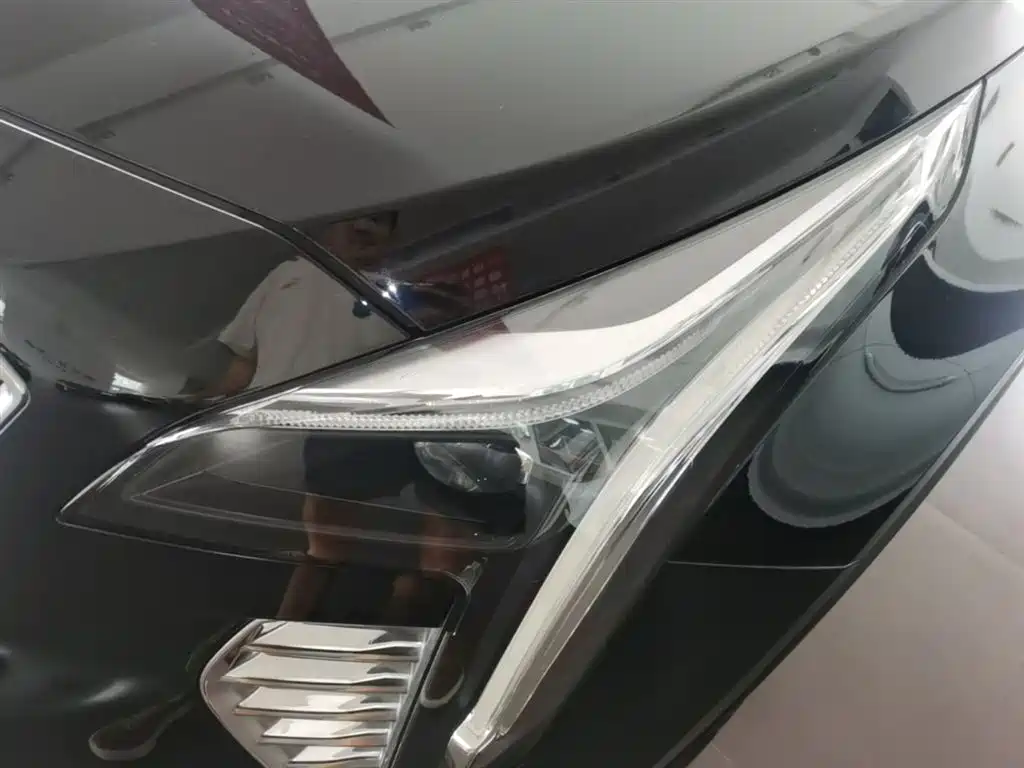 Cadillac XT4 2020 — фото 18