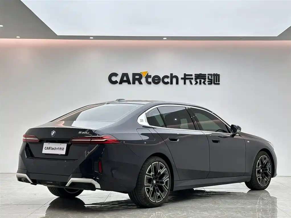 BMW 5 Series 2025