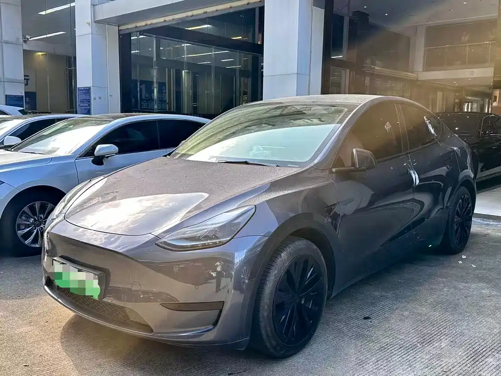 Tesla Model Y 2023 — фото 1